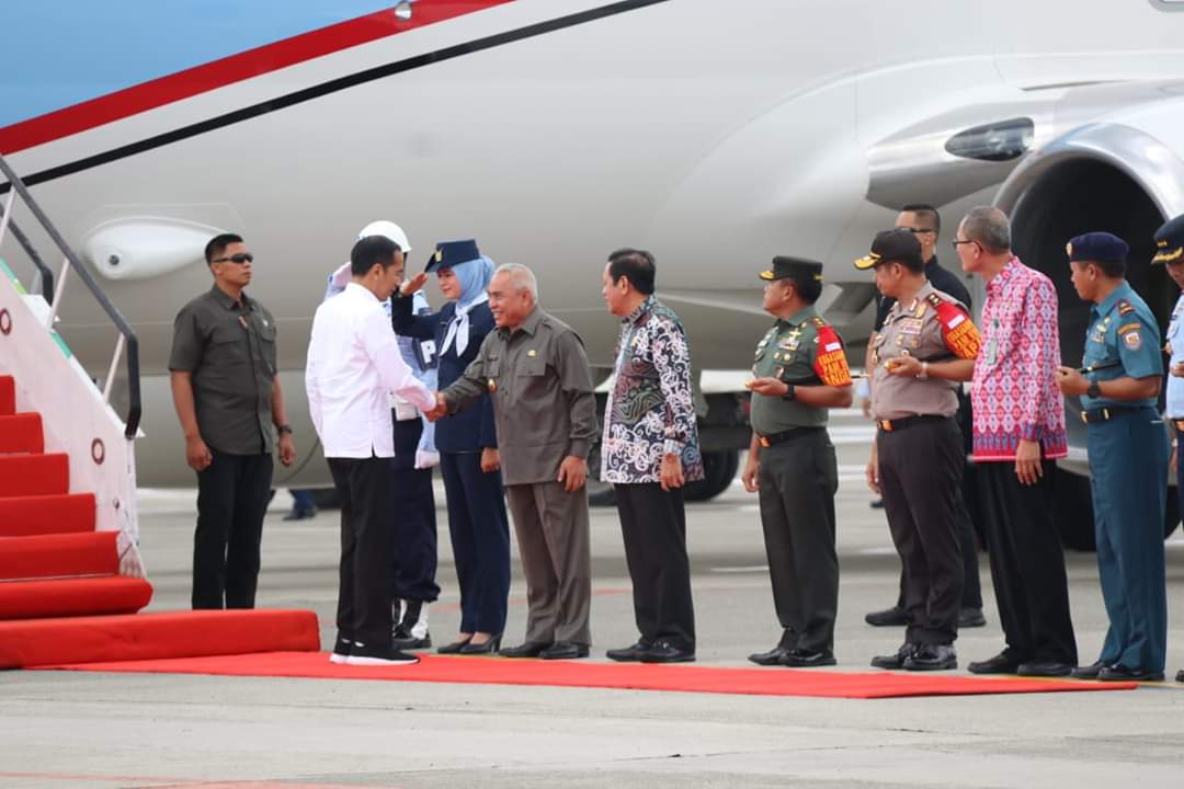 Presiden Jokowi Resmikan Tol Pertama di Kalimantan