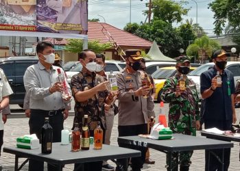 Polresta Samarinda Gelar Pemusnahan Miras, Rusmadi : Di Bulan Ramadhan Masyarakat Ingin Aman dan Nyaman