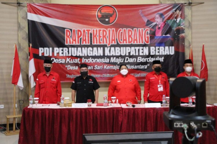 Hadiri Rakercab PDIP se-Kaltim, Ananda Sampaikan Pesan Megawati