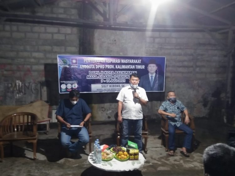 Warga Balikpapan Keluhkan PPDB ke Sigit Saat Reses