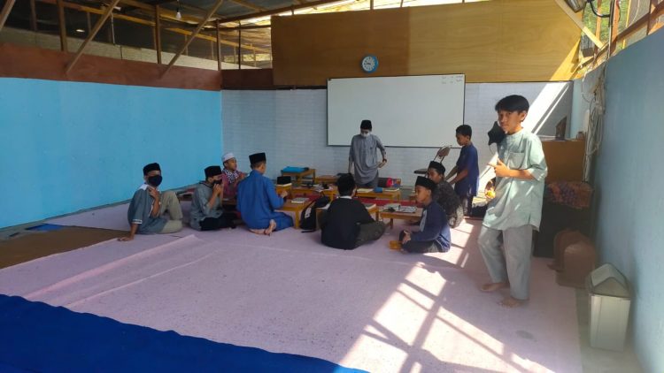 Ponpes Darul Hanan Perlu Bantuan, Santri Belajar dan Salat di Ruang Tidur