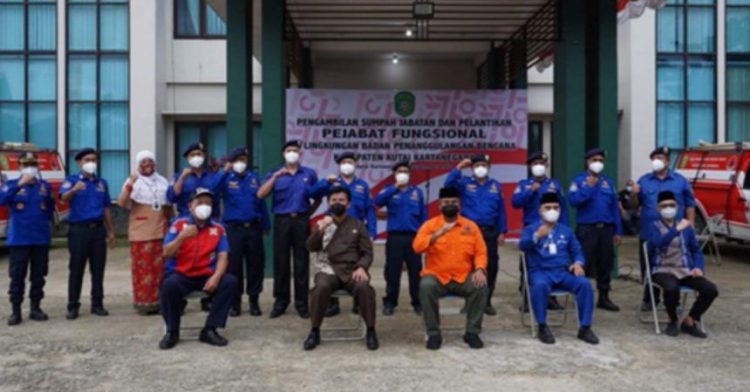 Lantik 34 Pejabat BPBD Kukar, Bupati Kukar Minta Maksimalkan Kinerja ASN
