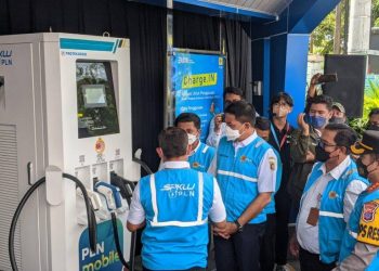 Andi Harun Hadiri Peresmian Stasiun Pengisian Kendaraan Listrik Umum (SPKLU) Pertama di Samarinda