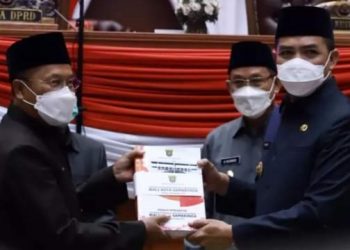 Wali Kota Samarinda Sampaikan LKPJ Tahun 2021 dihadapan Anggota DPRD Kota Samarinda