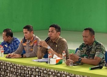 Tutup Akses Jalan, Andi Harun Temui Warga Simpang Pasir