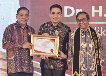 Andi Harun Raih Peringkat I Penghargaan Tinarbuka Nasional