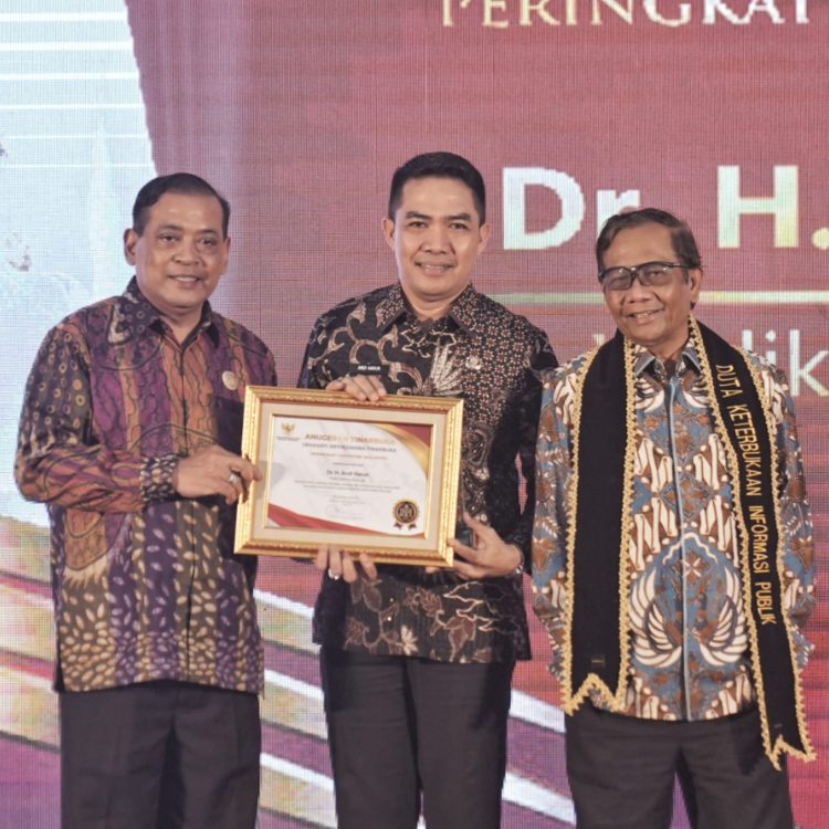 Andi Harun Raih Peringkat I Penghargaan Tinarbuka Nasional