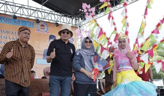 Pawai Kirab Budaya Bersih Desa di Simpang Pasir, Andi Harun Apresiasi Implementasi Gotong Royong Warga