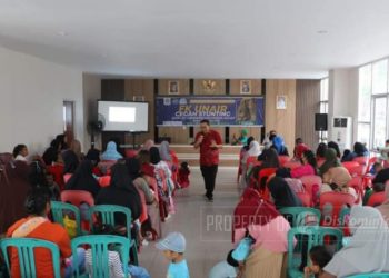 Cegah Stunting, FK UNAIR Bagikan Paket Sembako untuk 70 Ibu dan Balita