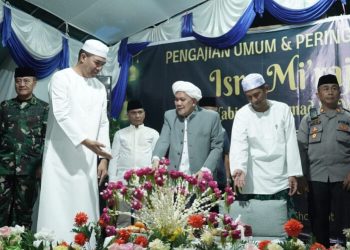 Peringati Isra Mi’raj Bersama Warga di Mugirejo, Andi Harun Ingatkan untuk Selalu Bergembira dan Hidup Rukun