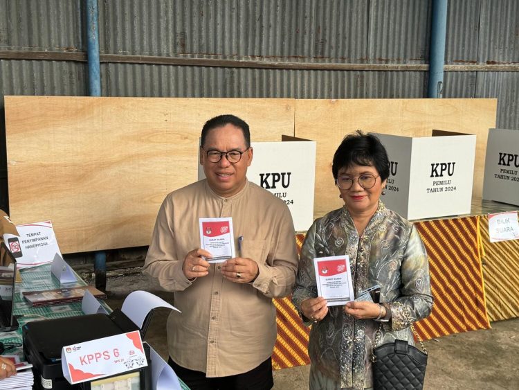 Pj Bupati PPU Coblos di TPS 27 Penajam: Pemda Dukung Suksesnya Pemilu