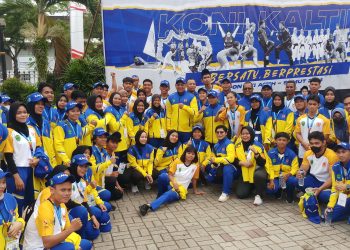 Foto bersama atlet dan pelatih Kaltim asal Kukar, dengan Ketua KONI Kukar, Rahman (ist)