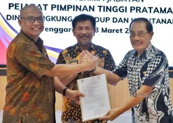 Penandatanganan Berita Acara Pisah Sambut: Kepala DLHK Kukar (dok.Prokom Kukar/Linimasa.co)