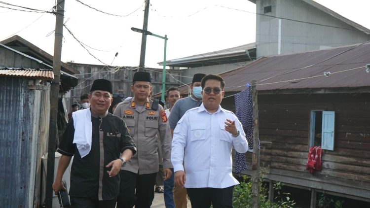 Rendi Solihin, lakukan Safari Ramadan di Desa Muara Pantuan (ist)