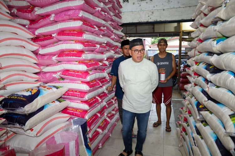 Pj Bupati PPU Tinjau Langsung Pasar Petung, Harga dan Ketersediaan Stabil Selama Bulan Ramadhan