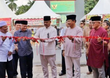 Pengguntingan Pita oleh Bupati Kukar (dok.Prokom Kukar/Linimasa.co)