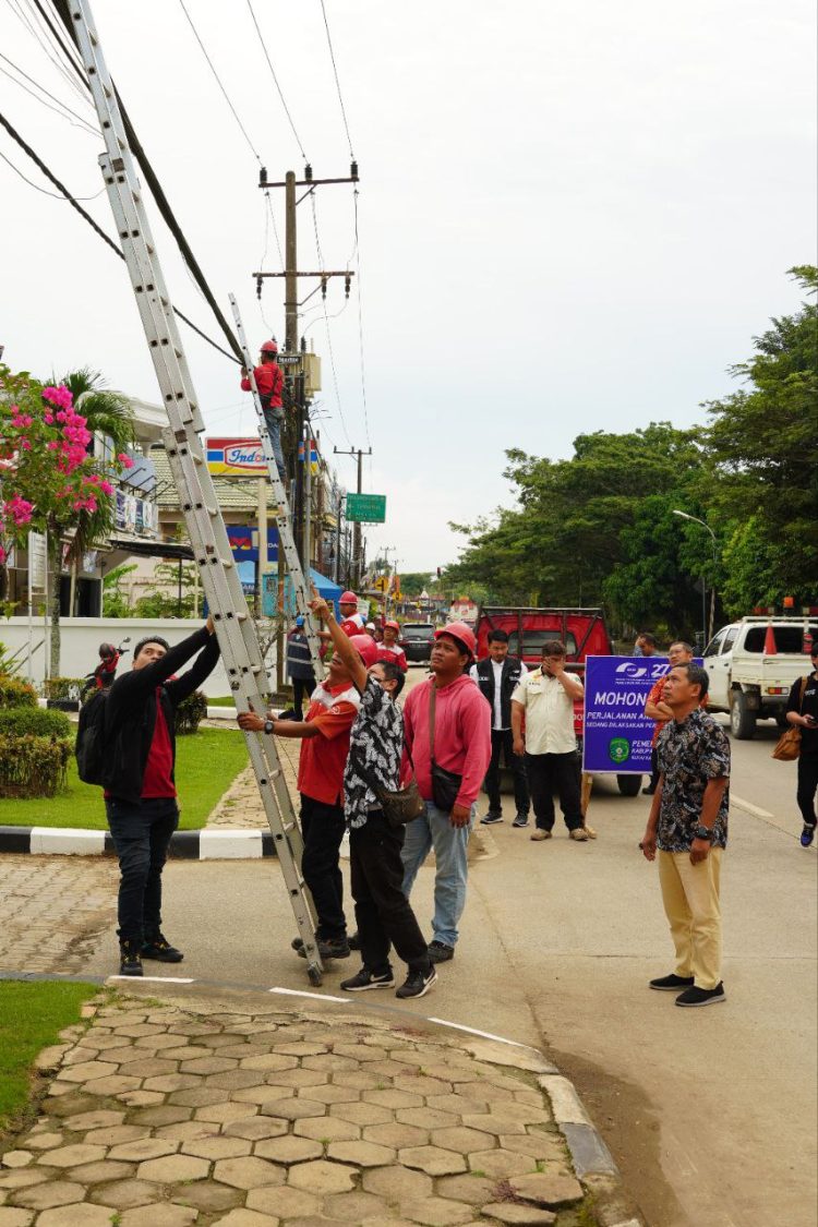 Perapian Kabel Internet-Timbau (ist)