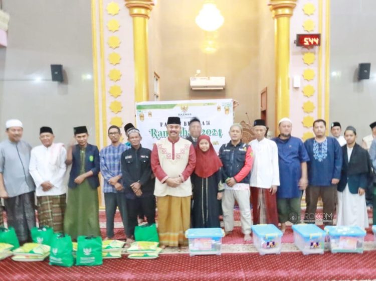Foto Bersama Bupati Kukar, Edi Damansyah (dok.Prokom Kukar/Linimasa.co)