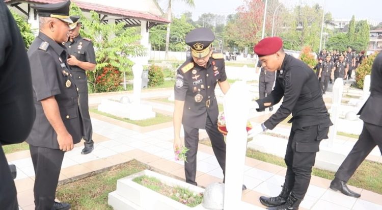 Kantor Wilayah Kemenkumham Kaltimtara Menggelar Upacara Tabur Bunga untuk Peringati Hari Bhakti Pemasyarakatan ke-60