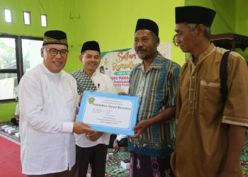 Bantuan 150 Juta Diserahkan Pj Bupati PPU untuk Pembangunan Masjid Riyadhul Jannah Desa Labangka Barat