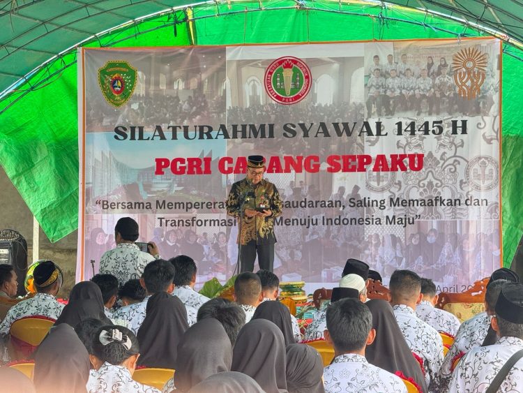 Hadiri Silaturahmi PGRI Sepaku, Pj Bupati PPU Ingatkan Peran Guru Penting Dalam Peningkatan SDM