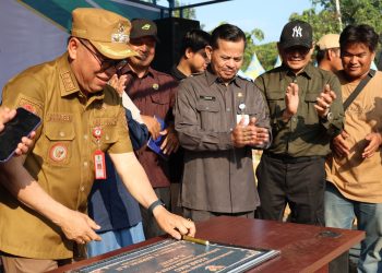 Pj Bupati PPU Makmur Marbun Resmikan Pasar Riko yang Mangkrak Sejak 2017