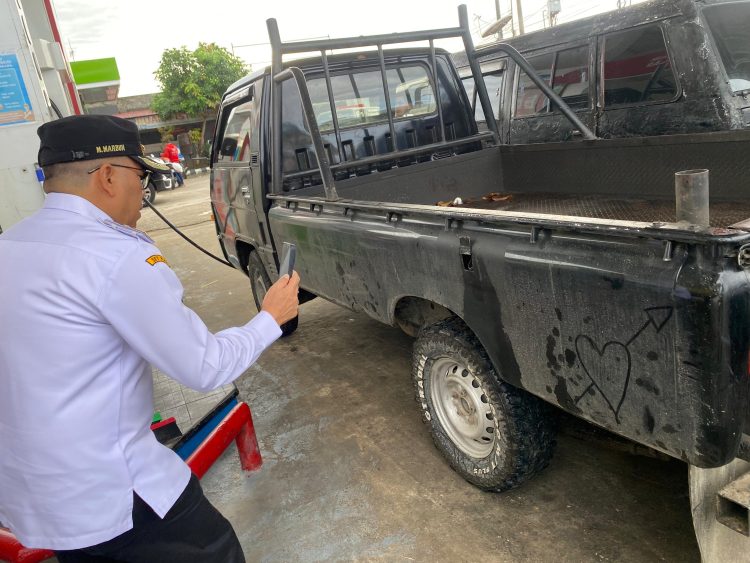 Pj Bupati PPU Sidak SPBU Nipah-nipah, Dapati Kendaraan Diduga Pengepul BBM Subsidi