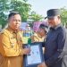 Bupati Kukar, Edi Damansyah serahkan penghargaan (dok.Prokom Kukar/Linimasa.co)