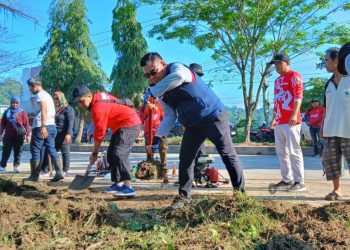 Kegiatan Gotong Royong (dok.Prokom Kukar/Linimasa.co)