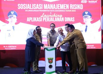 Wali Kota Samarinda, Andi Harun, bersama jajaran Pemkot Samarinda luncurkan aplikasi SIMPERJADIN (dok. Prokompim Samarinda/Linimasa.co)