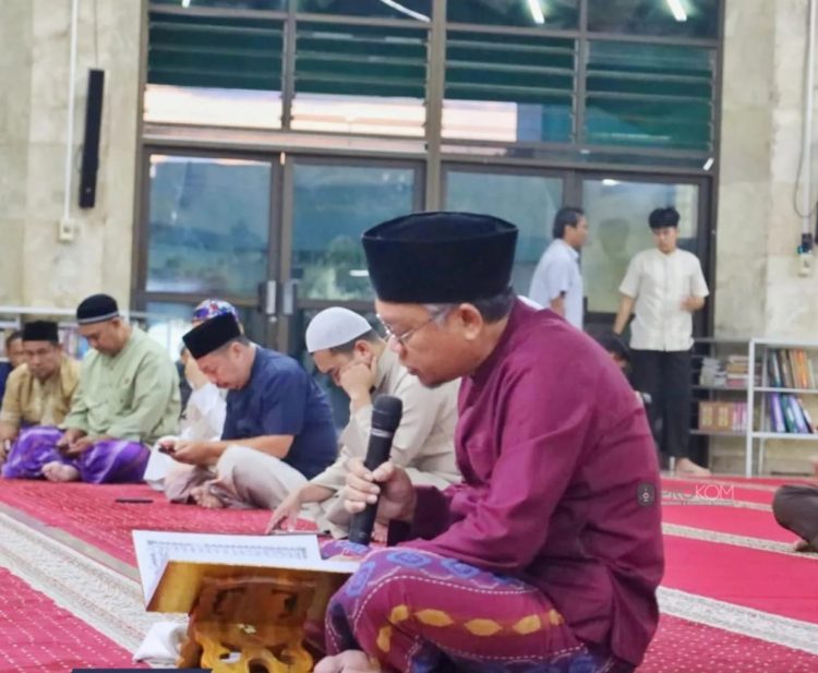 Para Pejabat ikuti tes mengaji (dok.Prokom Kukar/Linimasa.co)
