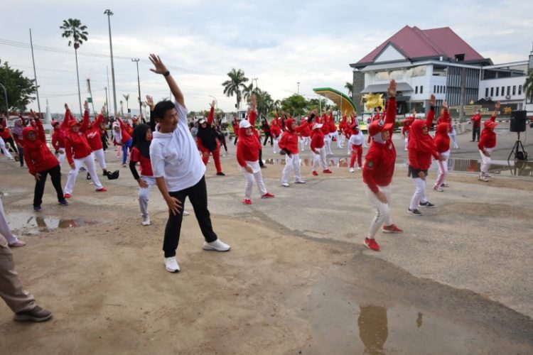 Sekda Kukar, Sunggono ikuti senam jantung sehat (dok.Prokom Kukar/Linimasa.co)
