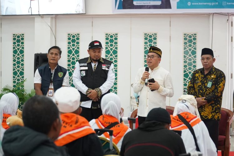 Makmur Marbun Sambut Kedantangan 141 Jamaah Haji Kabupaten PPU Tahun 2024