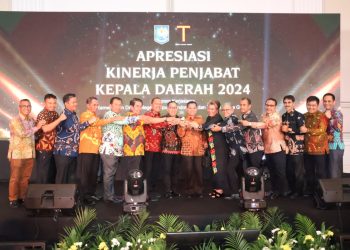 Pj Bupati PPU Terima Penghargaan Bergengsi Bidang Kesejahteraan Rakyat