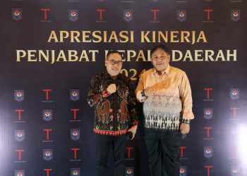 Makmur Marbun Raih Penghargaan Kesejahteraan Rakyat Kategori Fiskal Rendah di Malam Apresiasi Kinerja Penjabat Kepala Daerah 2024