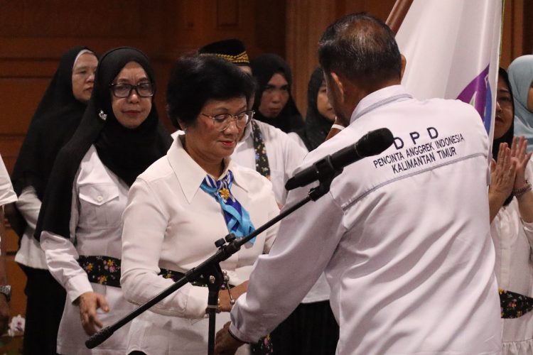 Linda Romauli Dilantik Sebagai Ketua PAI PPU, Fokus pada Pelestarian Anggrek Langka