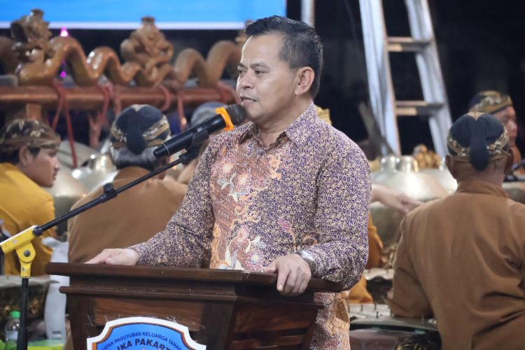 Sekda PPU Tohar Pimpin Penutupan Festival Budaya Ikapakarti, Serukan Paguyuban untuk Persatukan Orang Rantau