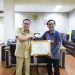 Pj Bupati PPU Terima Penghargaan KASN atas Penerapan Sistem Merit
