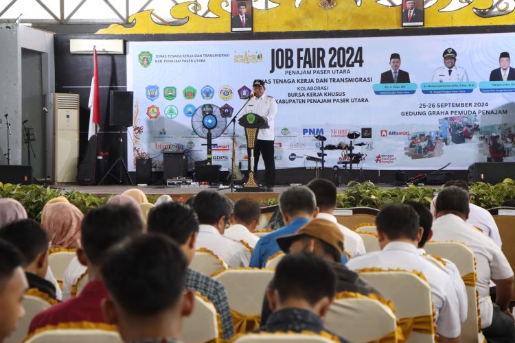 Pj Bupati PPU Zainal Arifin Resmi Buka Job Fair 2024, Tawarkan 721 Lowongan Pekerjaan
