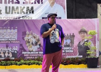 Pj Bupati PPU Zainal Arifin Meriahkan Pentas Seni UMKM dengan Penampilan Vokal