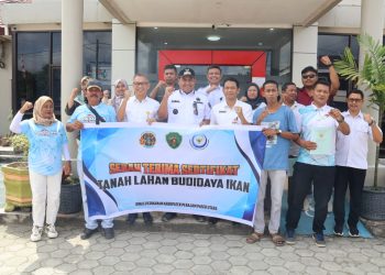 Dinas Perikanan PPU Usulkan Sertifikasi 30 Lahan Tambak di Maridan, 20 Sertifikat Diserahkan