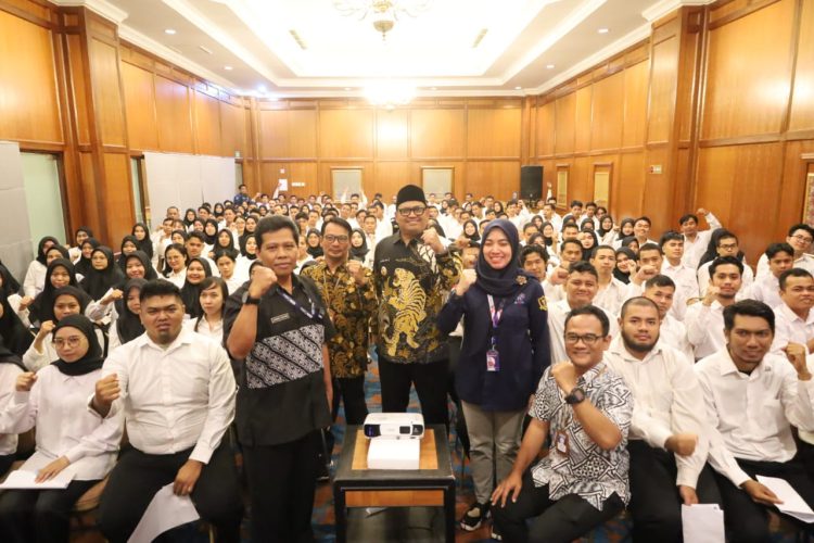 200 Peserta Ikuti Tes CAT CPNS, Pj Bupati PPU Zainal Arifin Beri Dukungan Moril