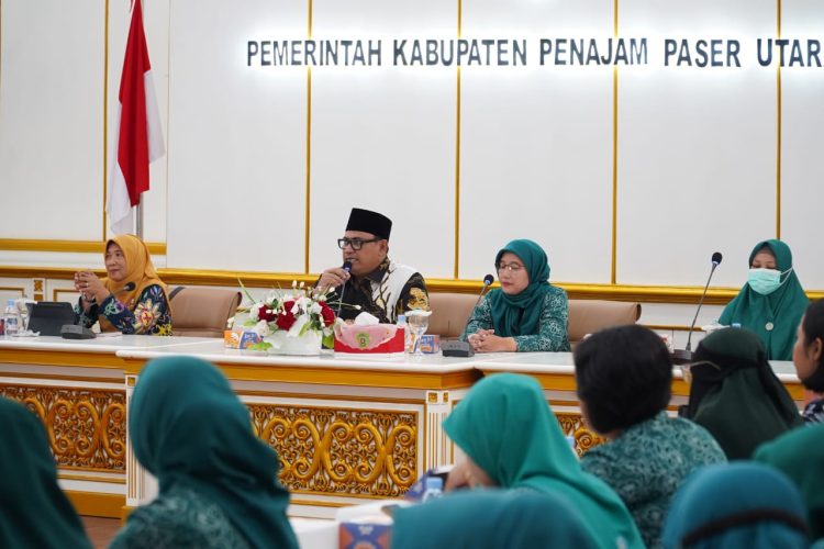 Pj Bupati Zainal Arifin Buka Rakor TP PKK PPU, Dorong Perkuat Peran Keluarga