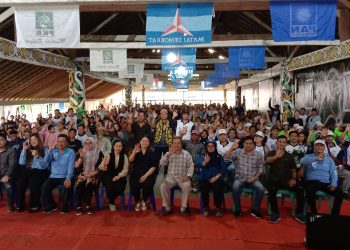 Dihadapan Warga Datah Bilang Ilir, Pasangan MANIS Janjikan Kemandirian dan Perubahan untuk Mahakam Ulu