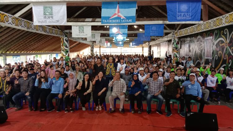 Dihadapan Warga Datah Bilang Ilir, Pasangan MANIS Janjikan Kemandirian dan Perubahan untuk Mahakam Ulu