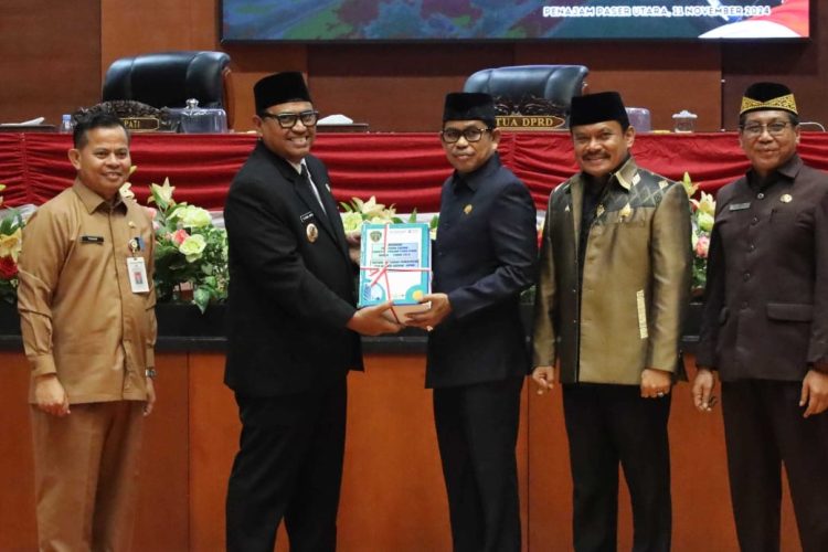 Pj Bupati Zainal Arifin Sampaikan Dua Agenda Penting di Sidang Paripurna DPRD PPU
