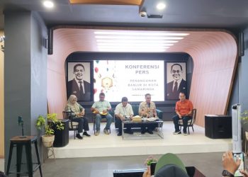Pemkot Samarinda Berikan Satya Lencana Karya Satya Kepada 145 ASN