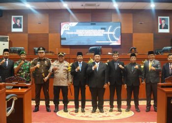 Bupati PPU Mudyat Noor Sampaikan Visi-Misi dalam Rapat Paripurna DPRD
