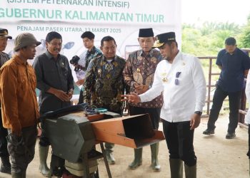 Bupati PPU Dampingi Gubernur Kaltim Resmikan Kandang Intensive Farming di Waru