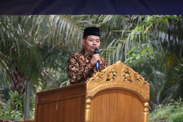 Sekda PPU Hadiri HUT Ke-47 Desa Semoi Dua, Ajak Evaluasi dan Tingkatkan Pelayanan